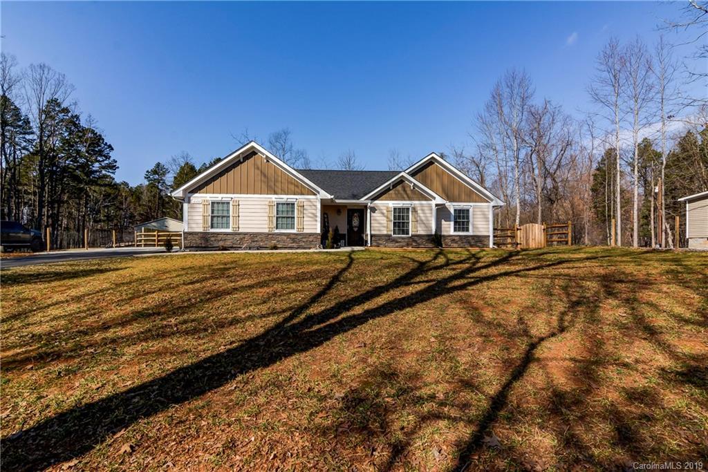 4499 Enoch Dr., Sherrills Ford, NC 28673