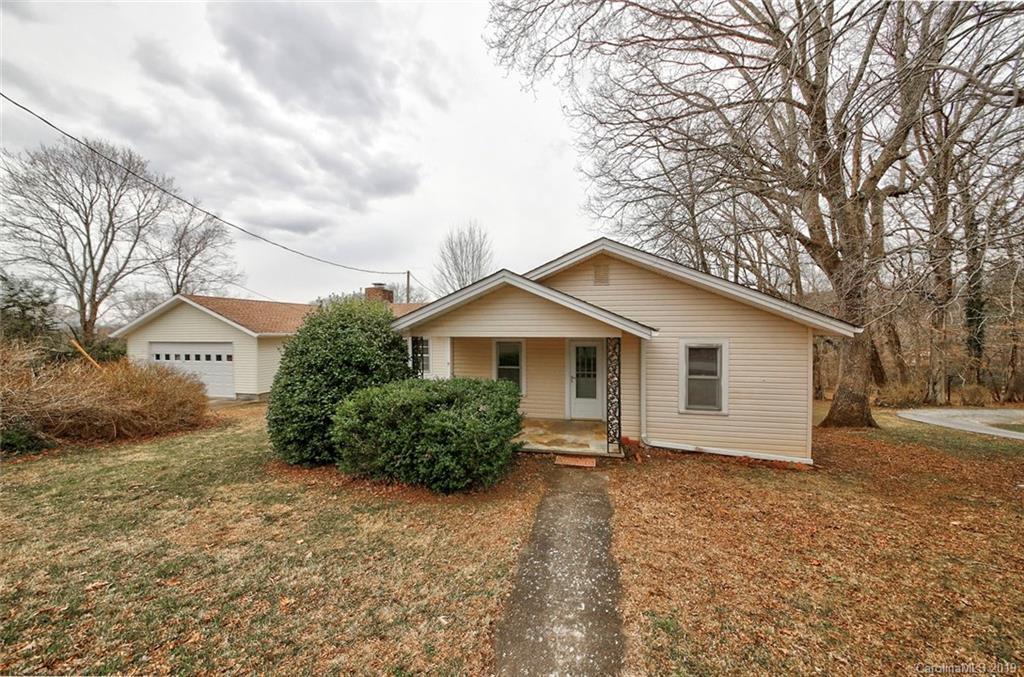 131 Haynes St., Hendersonville, NC 28791