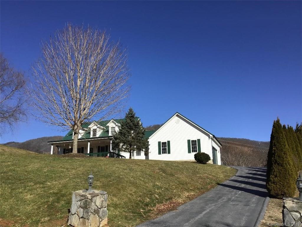 64 Squaw Ridge Rd., Waynesville, NC 28786