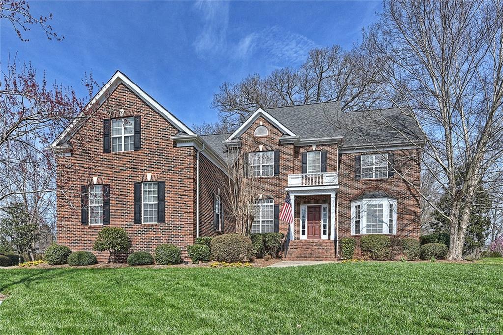 402 Castlestone Ln., Matthews, NC 28104