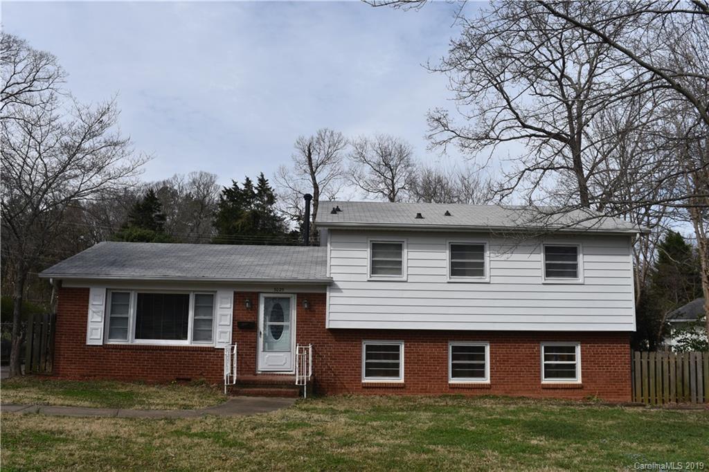 3025 Dunaire Dr., Charlotte, NC 28205