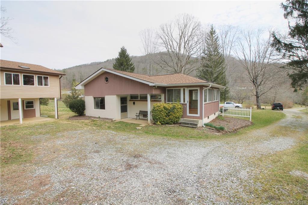 25 and 27 Smooth Rock Tr., Asheville, NC 28803