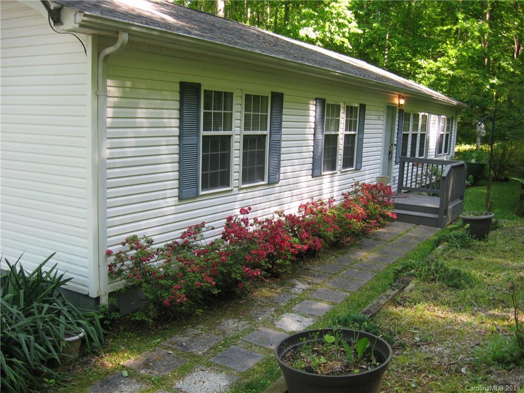 121 Twinbrook Dr., Waynesville, NC 28786