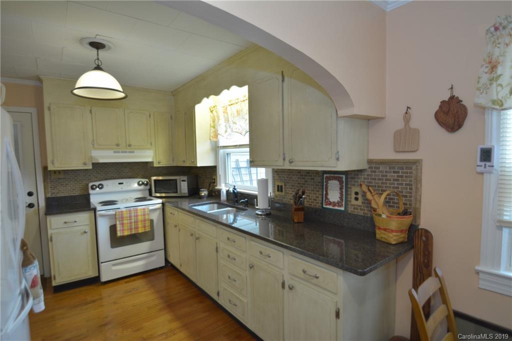 222 Bingham St., Statesville, NC 28677
