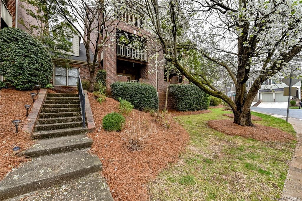 225 Chase St. #J, Charlotte, NC 28207