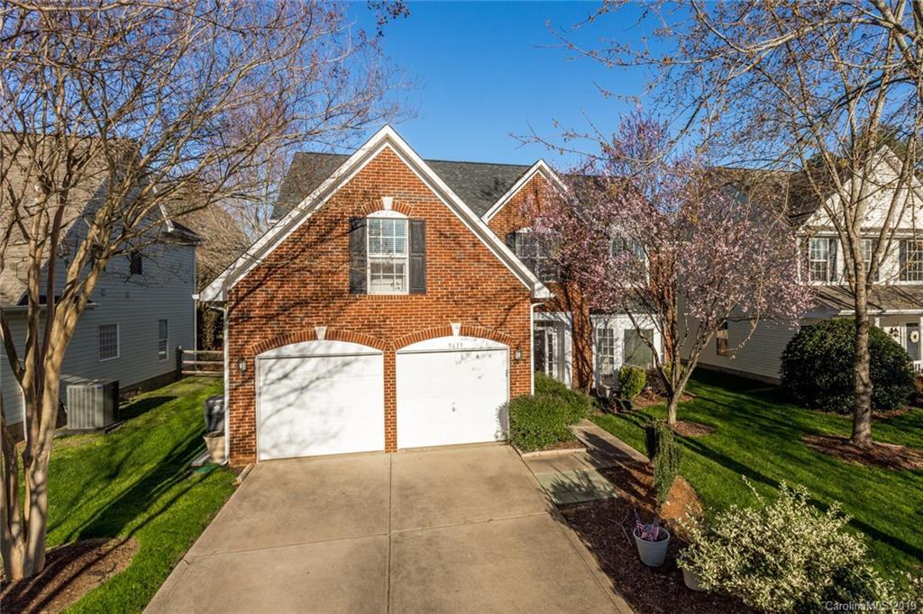9619 Autumn Applause Dr., Charlotte, NC 28277