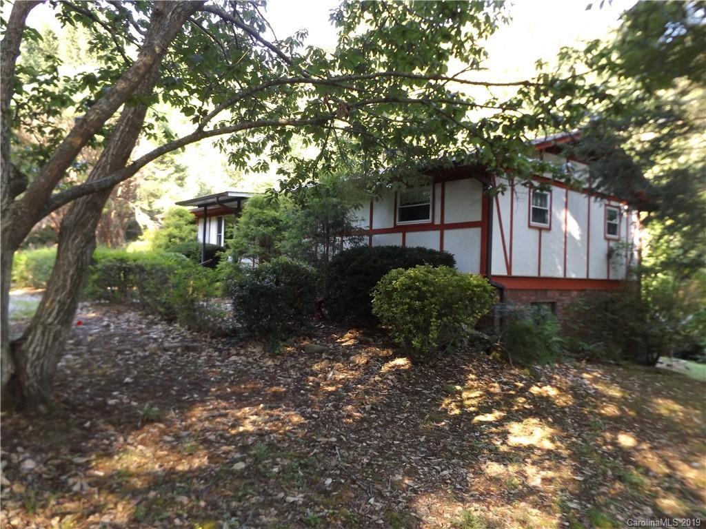 84 Little Branch Ln., Hendersonville, NC 28739