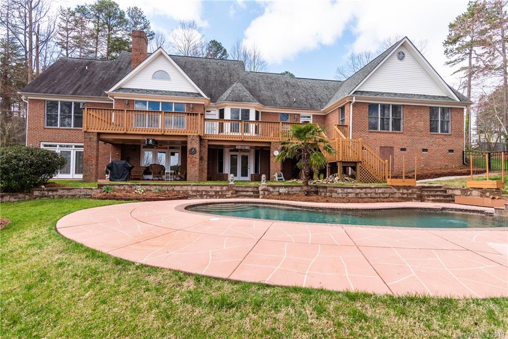 7282 Woodchuck Rd., Denver, NC 28037