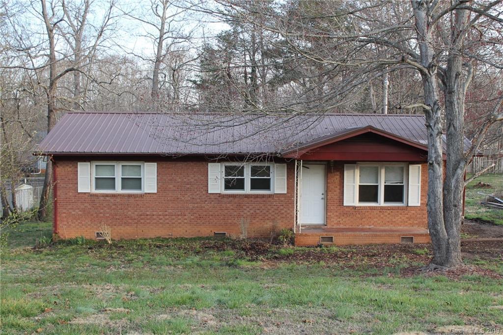 2415 Coretta Ave., Statesville, NC 28625
