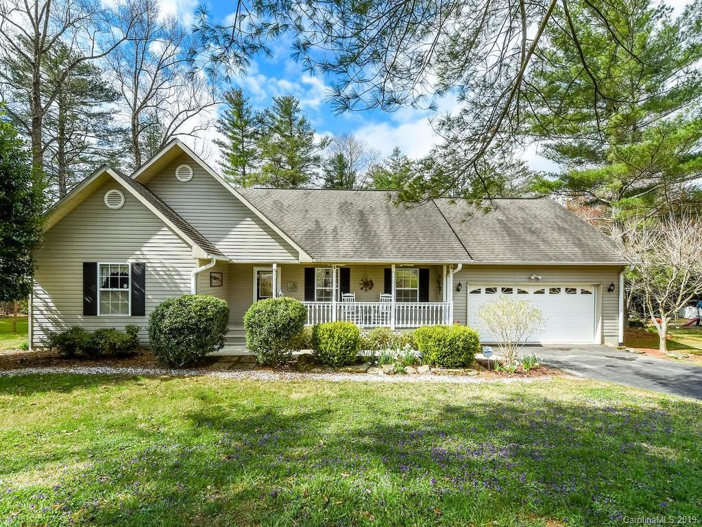 75 Limerick Ln., Hendersonville, NC 28791