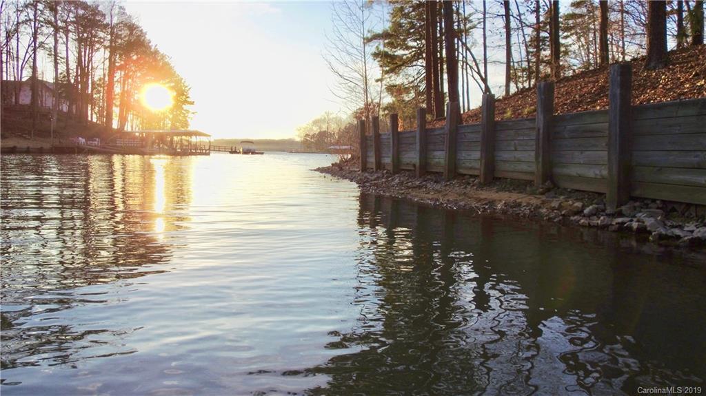 222 Greenbay Rd., Mooresville, NC 28117