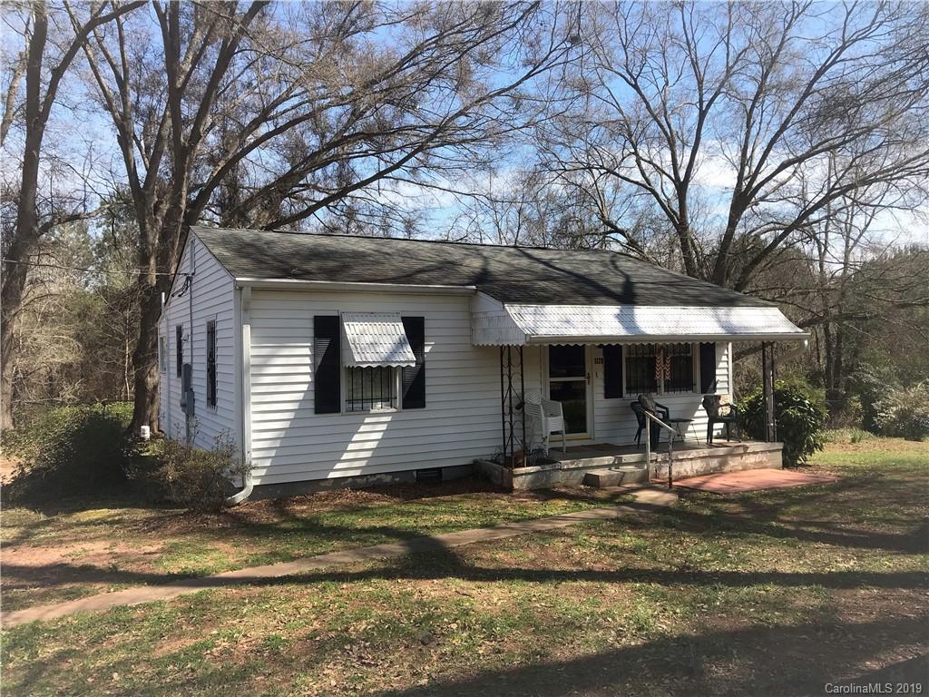 1128 Noles Dr., Mount Holly, NC 28120