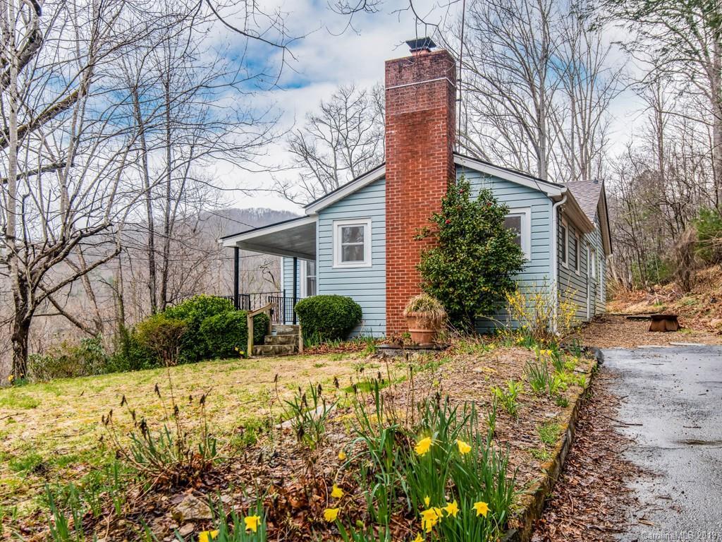 702 Padgettown Rd., Black Mountain, NC 28711