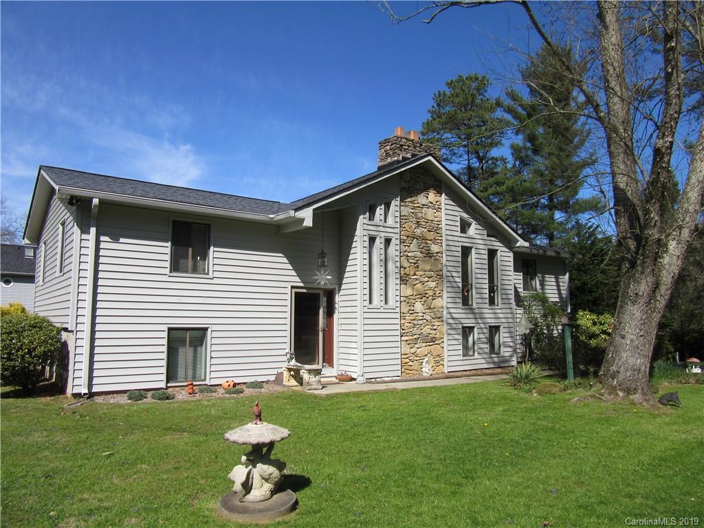 3228 Hickory Hill Rd., Hendersonville, NC 28792