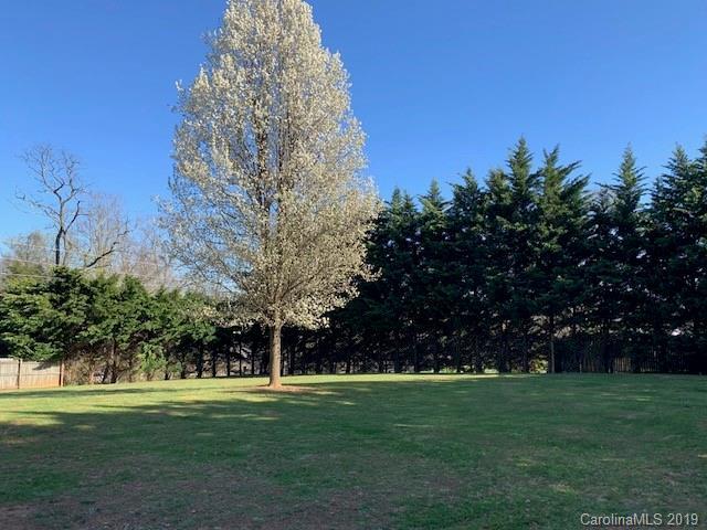 99 Eastview Cir., Asheville, NC 28806