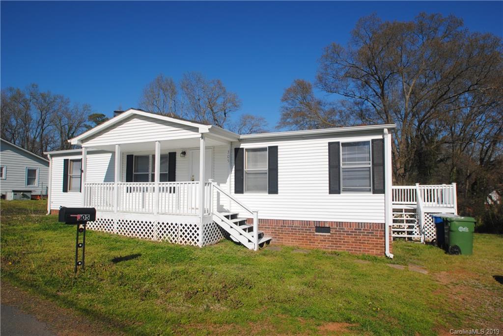 305 Adrian St., Mount Holly, NC 28120