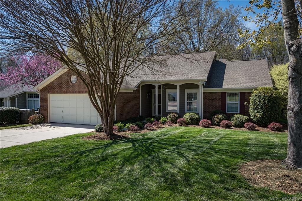 12207 Landing Green Dr., Charlotte, NC 28277