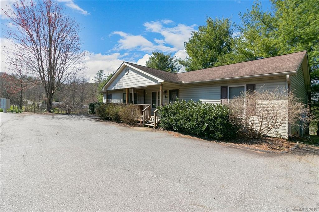 9 Buckshot Ridge Dr., Asheville, NC 28804
