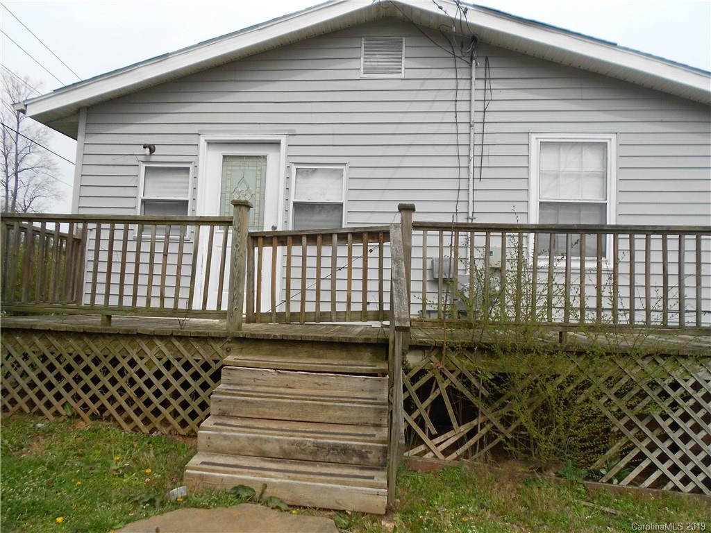 25 Warren Creek Rd., Candler, NC 28715