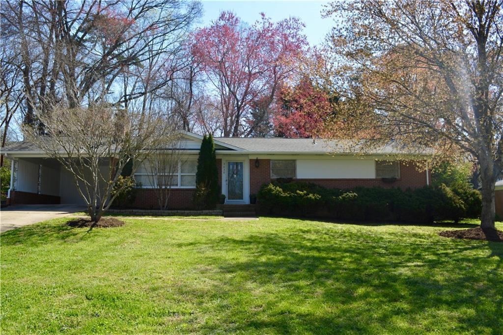 3030 7th Street Dr., Hickory, NC 28601