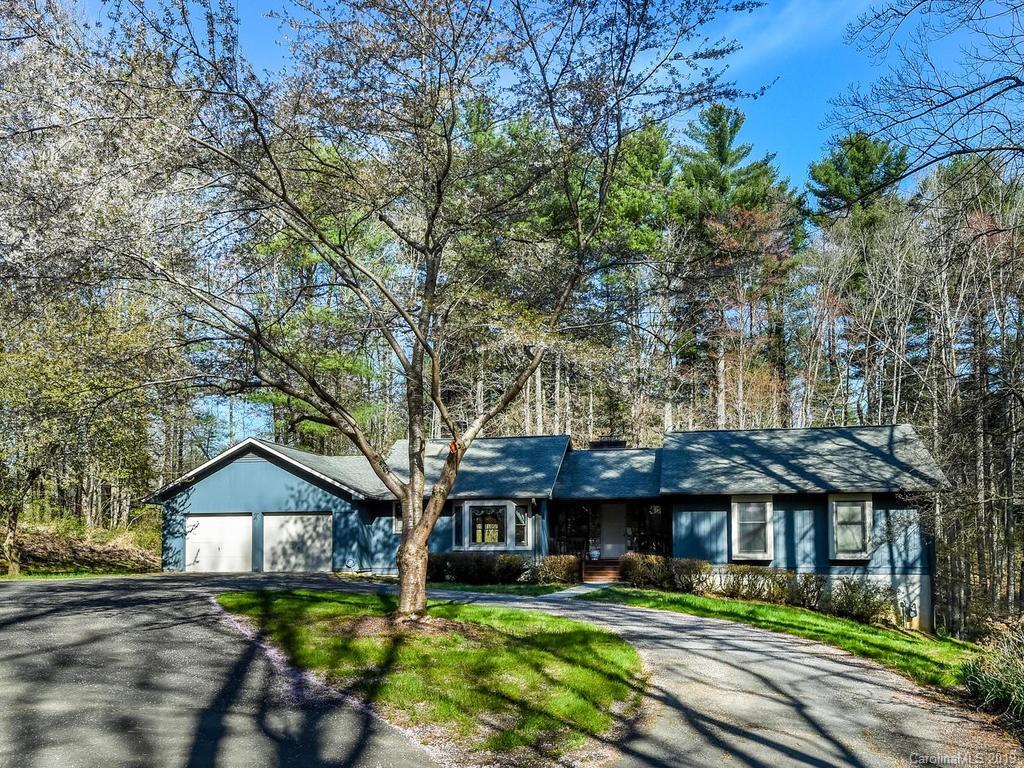 393 Alpine Dr., Hendersonville, NC 28791