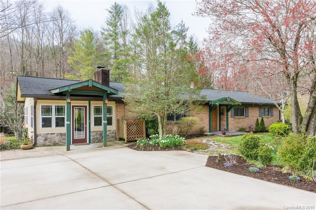 1207 Garren Creek Rd., Fairview, NC 28730