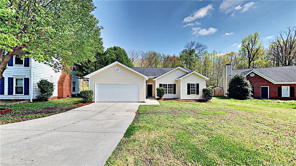 6704 Raeburn Ln., Charlotte, NC 28227