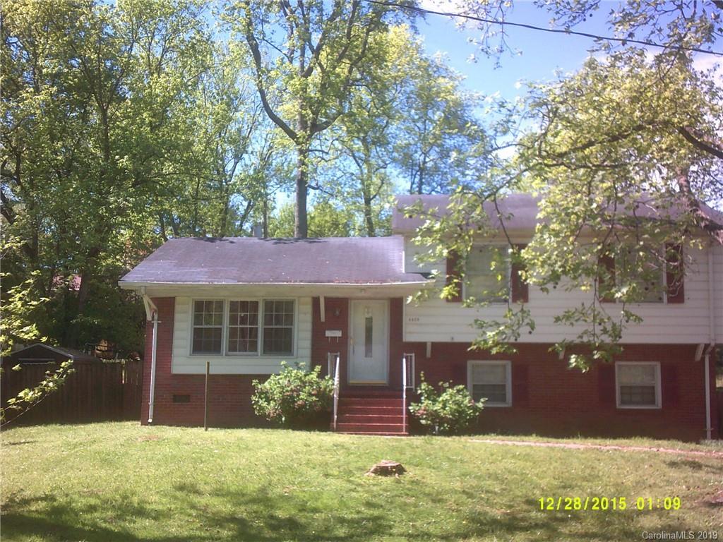 4439 Ridge Valley Dr., Charlotte, NC 28208