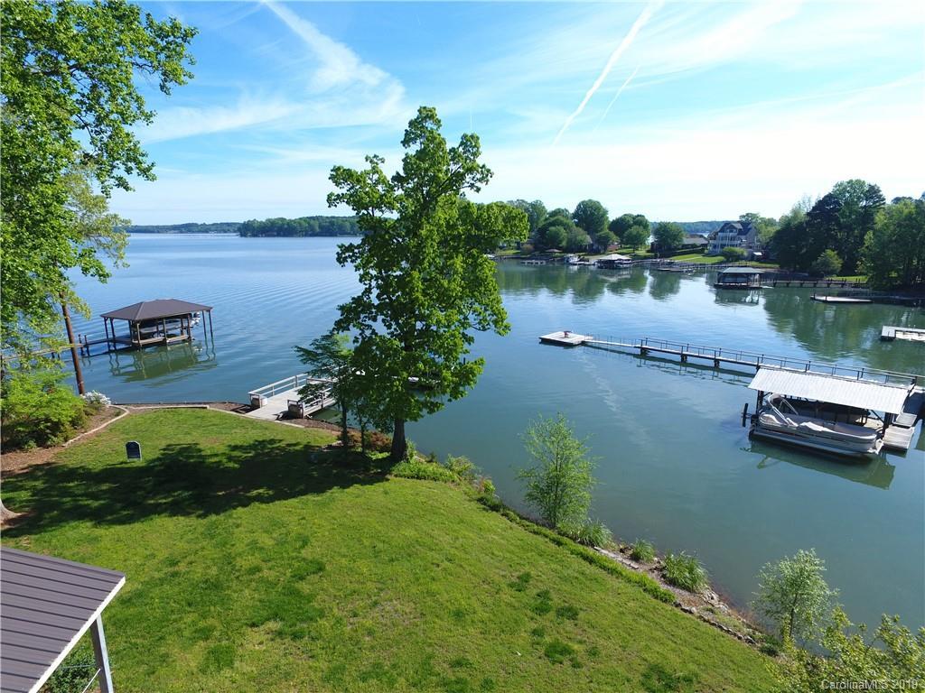 5079 Fox Hollow Dr., Denver, NC 28037