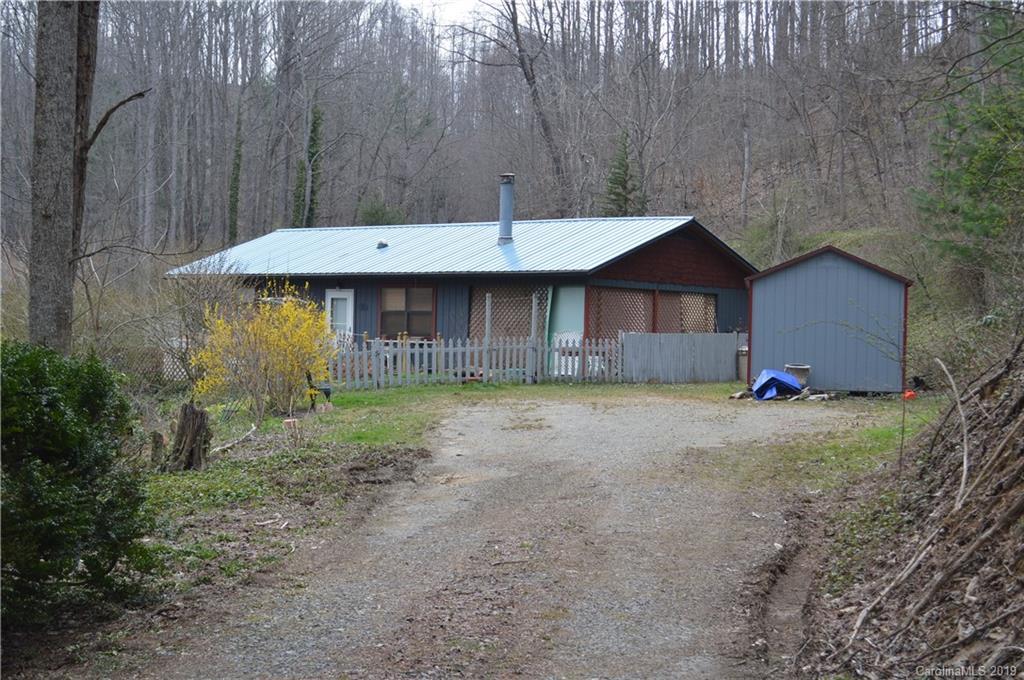 3463 Dark Ridge Rd., Sylva, NC 28707