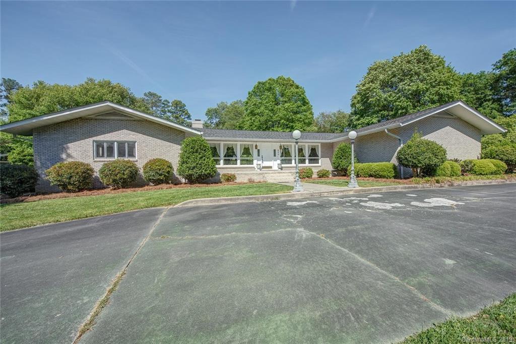 938 Sandswood Dr., Gastonia, NC 28054