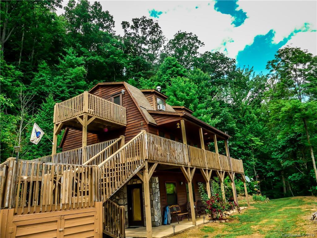 154 Cherry Berry Dr., Waynesville, NC 28785