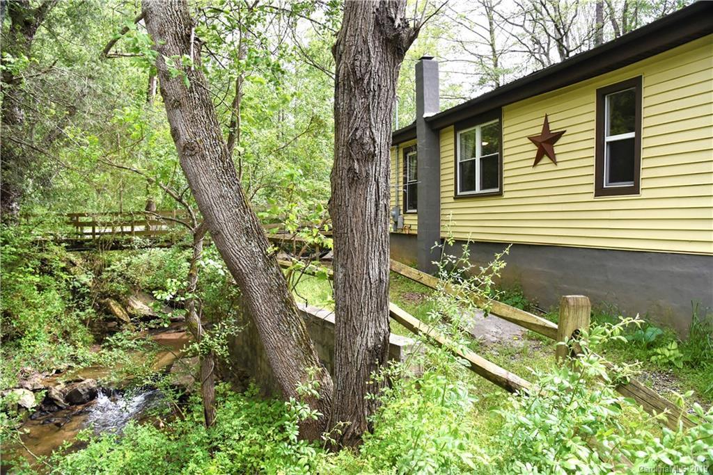676 Macedonia Rd., Asheville, NC 28804