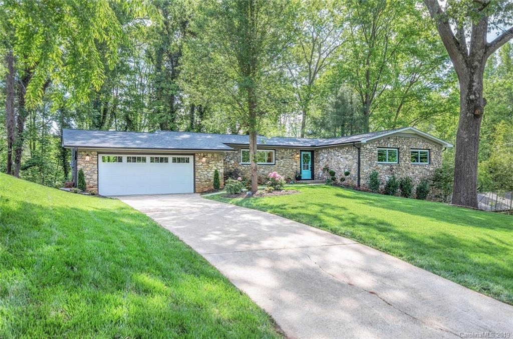 17 Zephyr Dr., Asheville, NC 28806