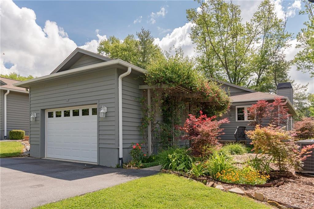 15 Southern Fairway Ct., Etowah, NC 28729