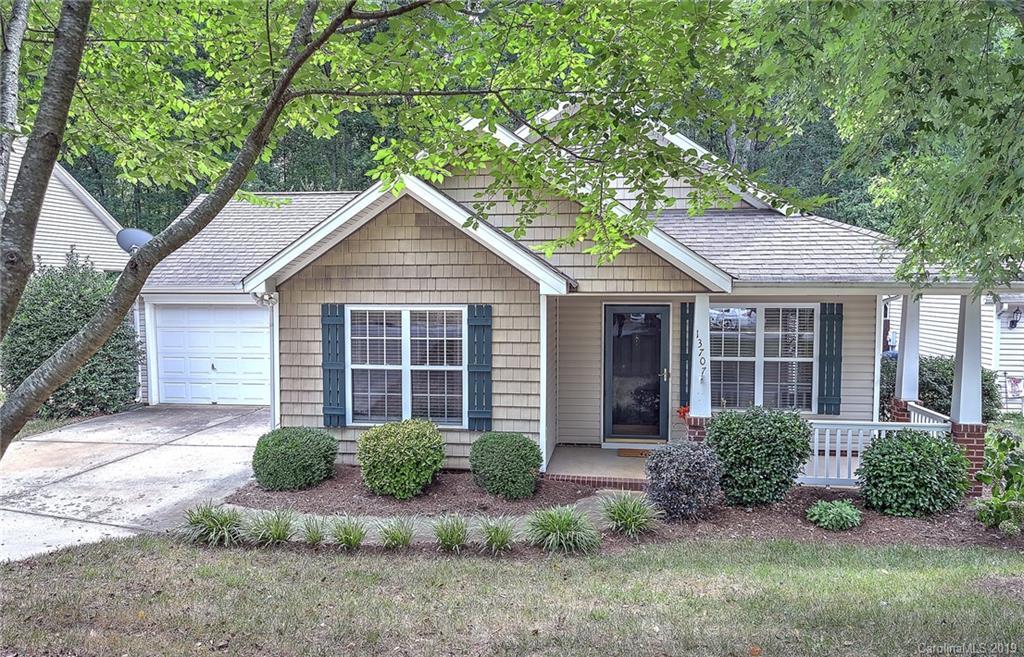 13707 Hastings Farm Rd., Huntersville, NC 28078