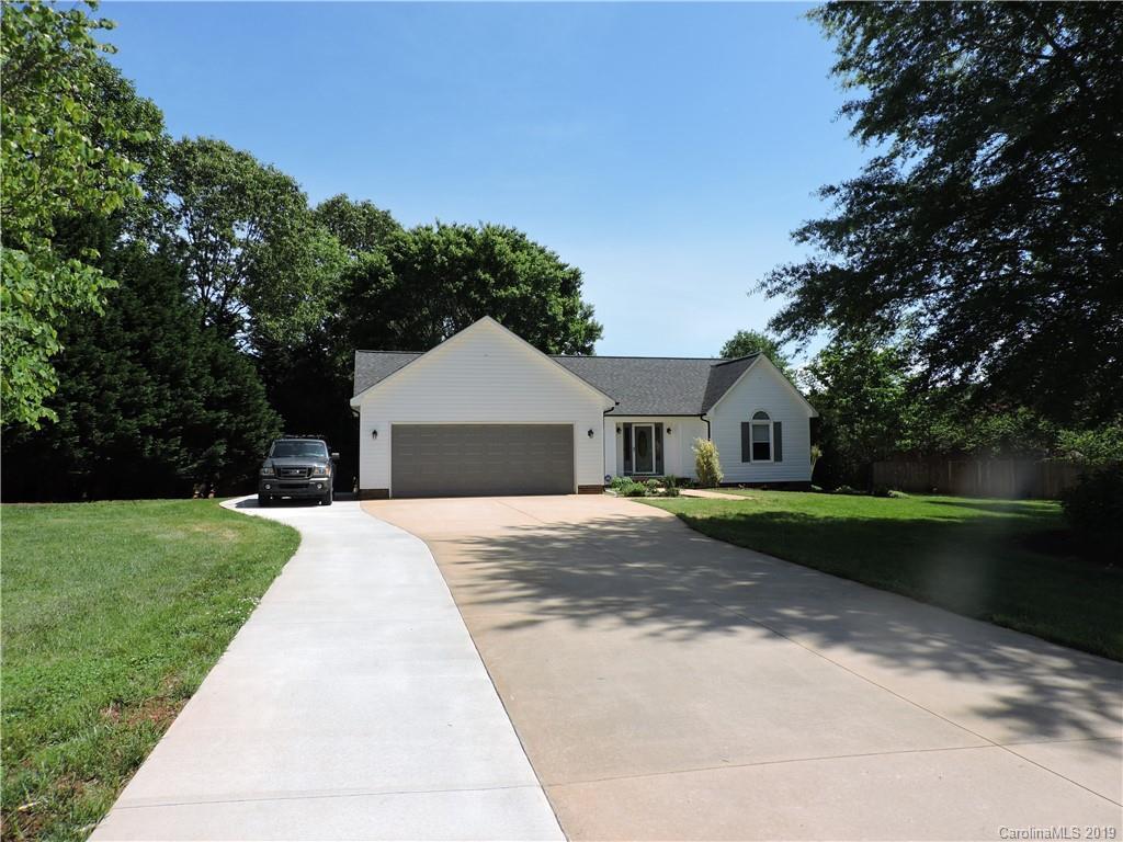 6567 Forest Creek Dr., Denver, NC 28037