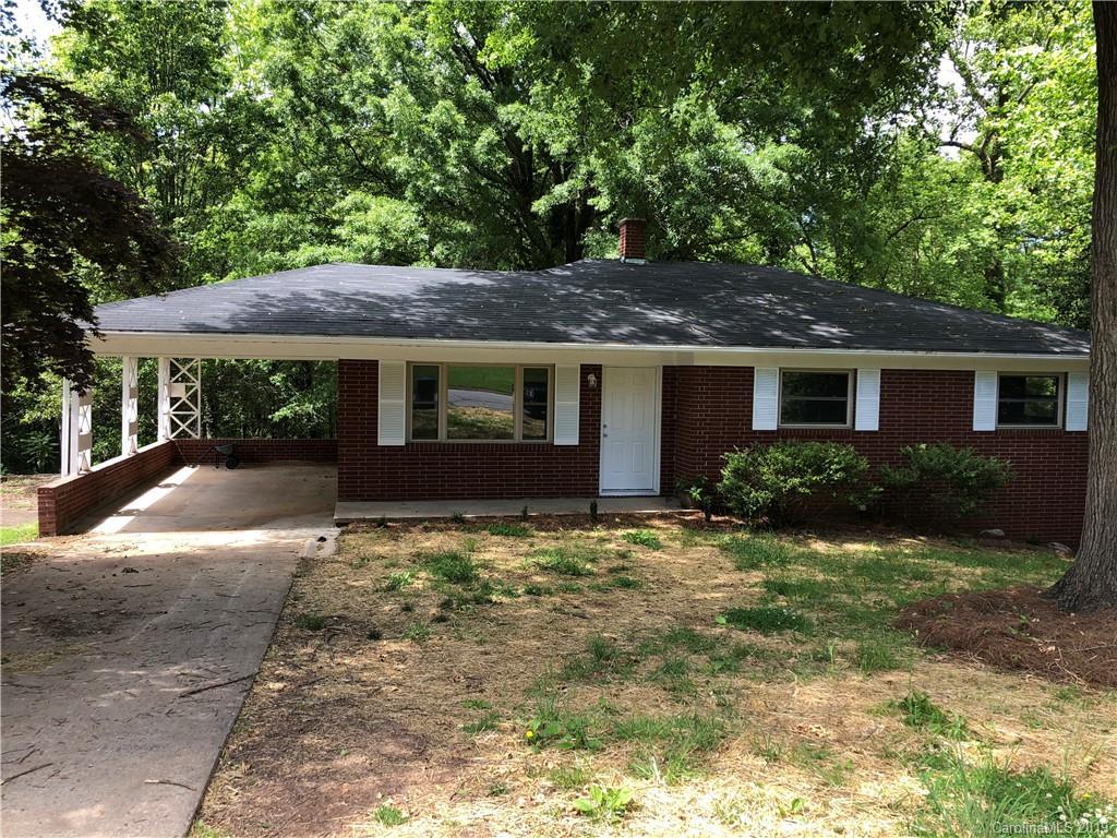 652 7th Avenue Pl., Hickory, NC 28602