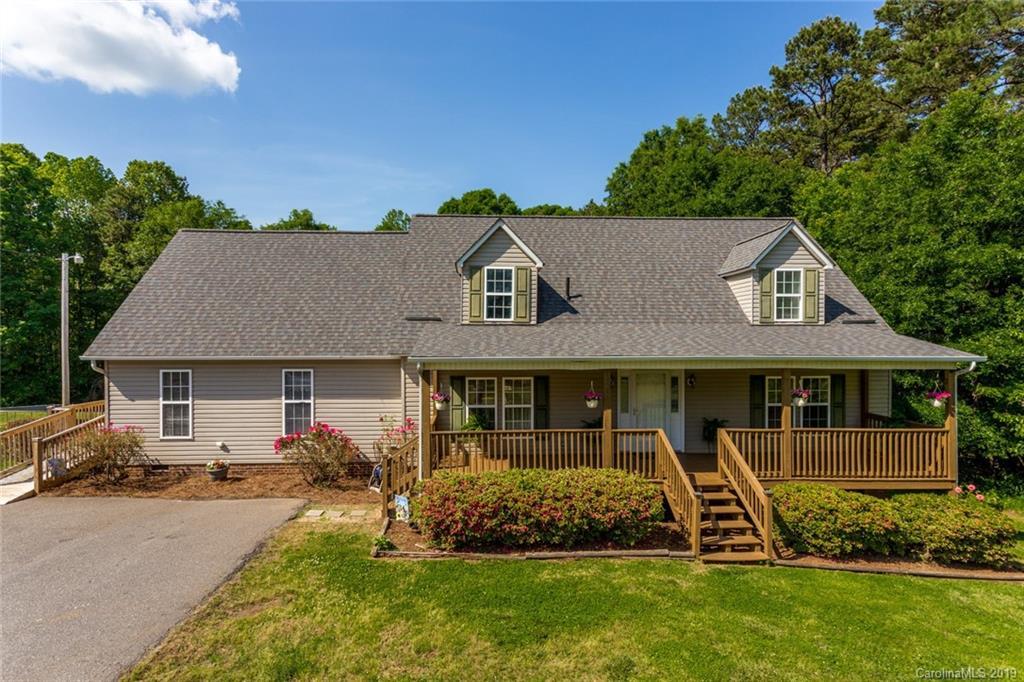 8632 Island Point Rd., Sherrills Ford, NC 28673