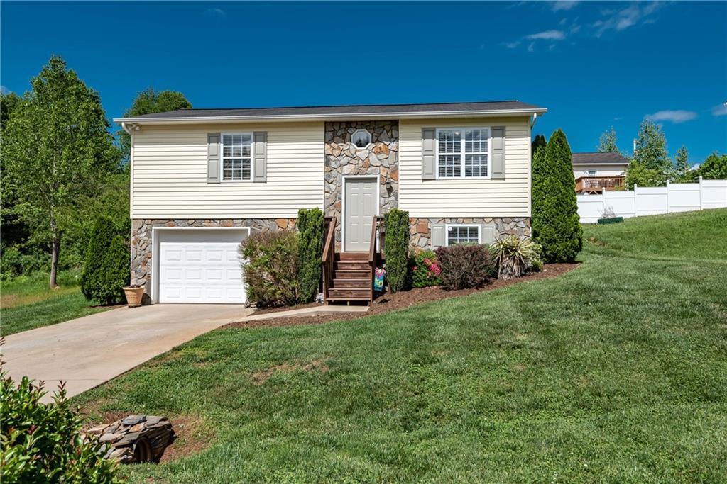 82 Serenity Ln., Hickory, NC 28601