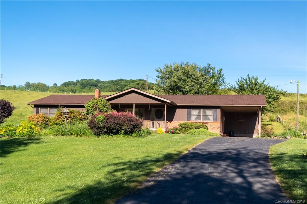 1086 Jones Cove Rd., Clyde, NC 28721