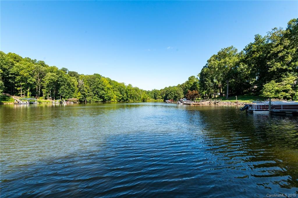 7091 Tallent Ct., Sherrills Ford, NC 28673
