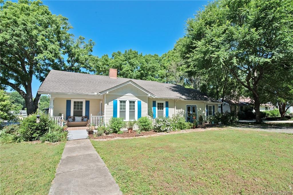 418 Walnut St., Davidson, NC 28036