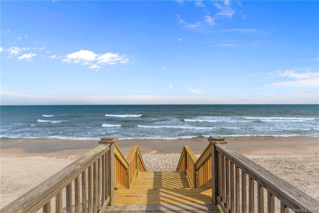 3868 Island Dr., North Topsail Beach, NC 28460