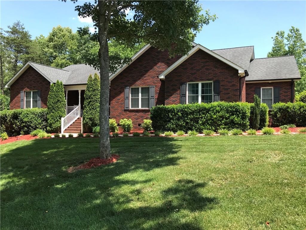170 Barringer Dr., Statesville, NC 28625