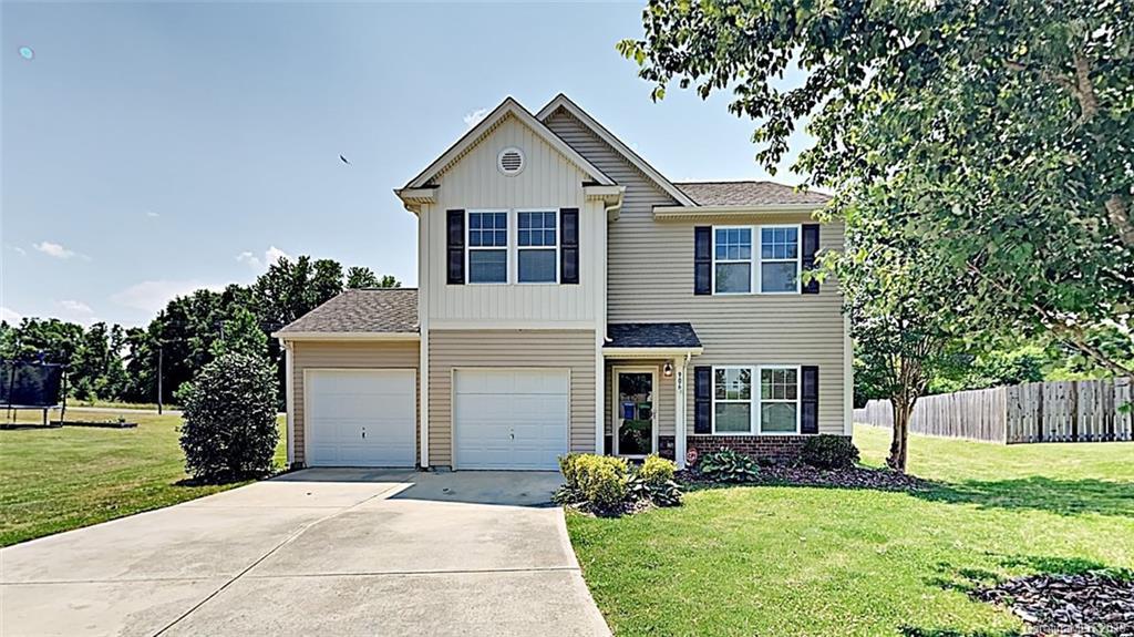 906 Douglas Ct., Albemarle, NC 28001