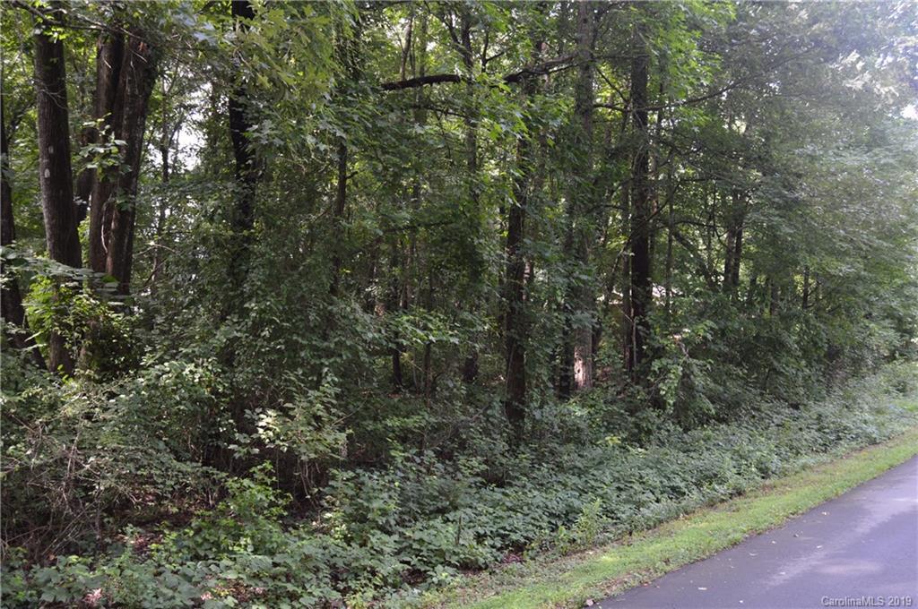 215 Wildwood Dr., Statesville, NC 28677