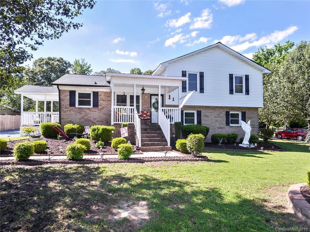 309 Catawba Cir., Matthews, NC 28104