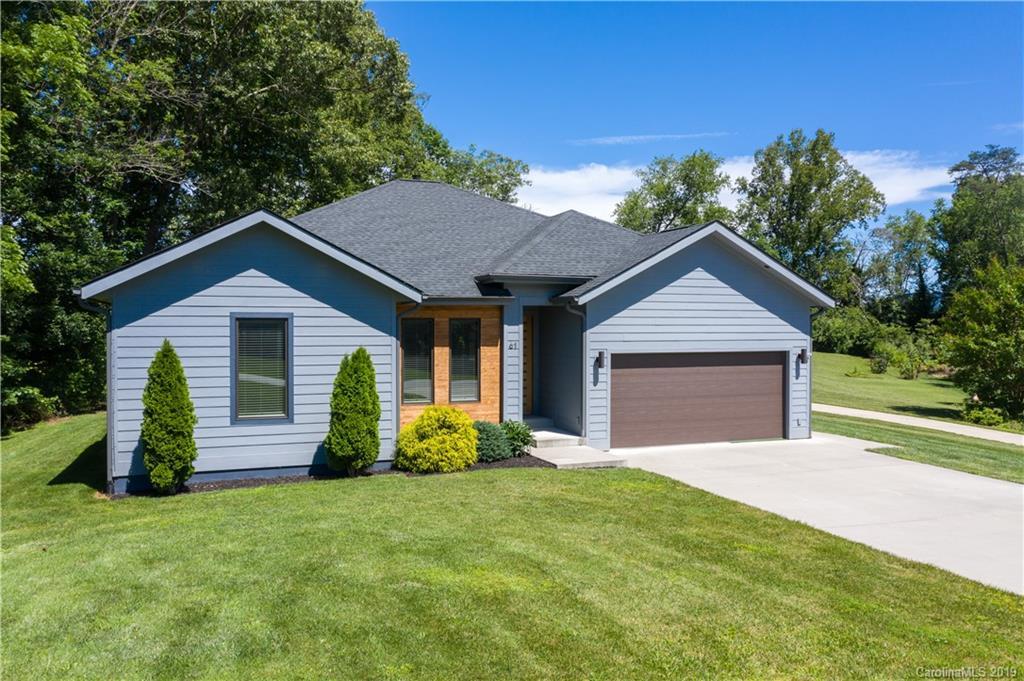 61 Bradshaw Ln., Candler, NC 28715
