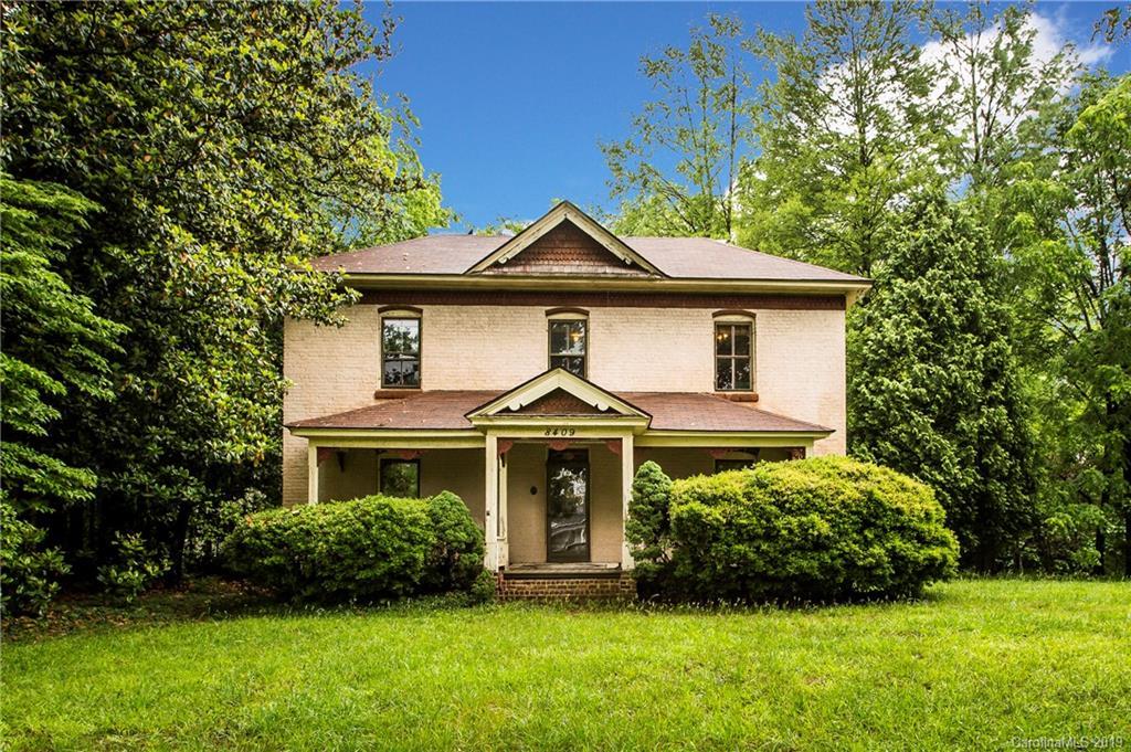 8409 University East Dr., Charlotte, NC 28213